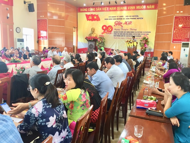 Bình Sơn, tổ chức gặp mặt kỷ niệm 90 năm ngày truyền thống ngành Tổ chức xây dựng Đảng, công tác dân vận của Đảng, văn phòng cấp ủy