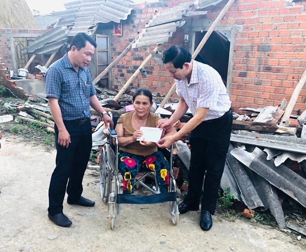 Tỉnh ủy hỗ trợ 2 hộ dân Bình Sơn có nhà bị sập hoàn toàn