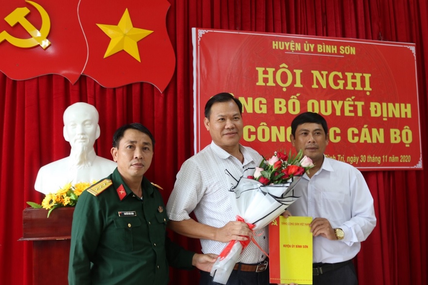 Huyện ủy Bình Sơn công bố quyết định điều động cán bộ giữ chức vụ Bí thư Đảng ủy xã Bình Trị