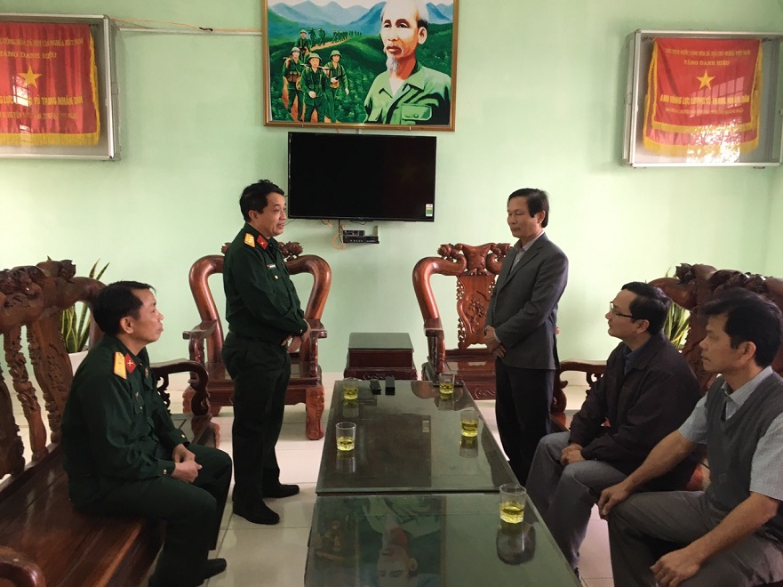 Lãnh đạo huyện Bình Sơn thăm, chúc tết lực lượng vũ trang