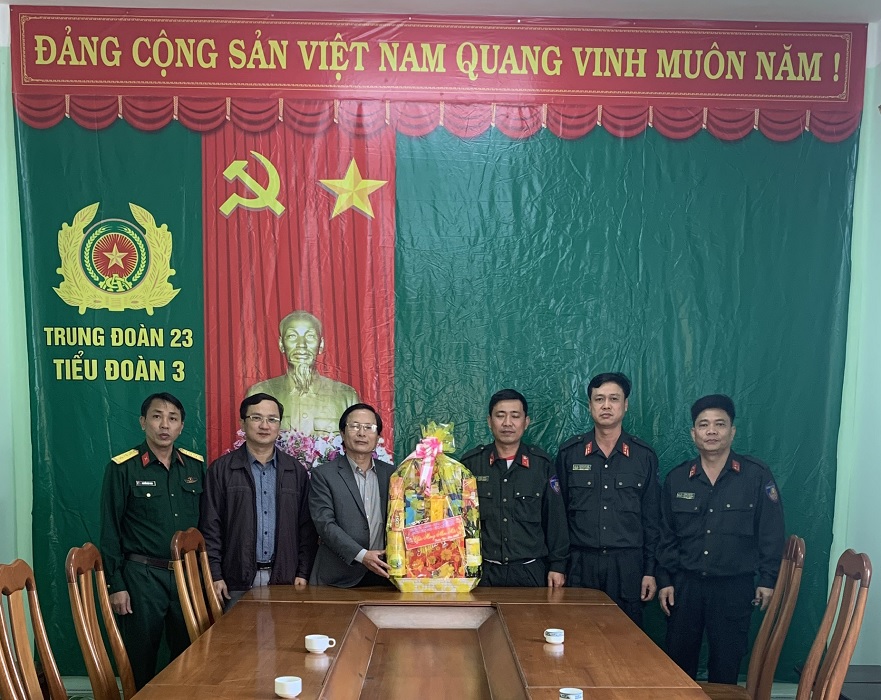 Đồng chí Đỗ Thiết Khiêm- Chủ tịch UBND huyện đã đi thăm, chúc Tết một số cơ quan, đơn vị làm việc xuyên Tết nhân dịp Tết Nguyên đán Tân Sửu.