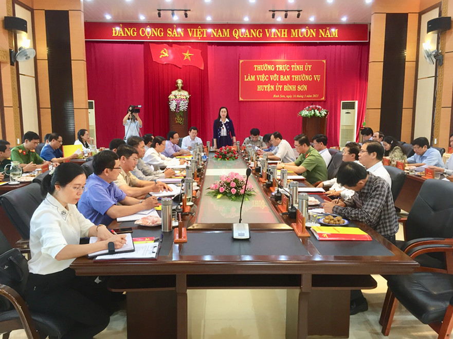 Thường trực Tỉnh ủy Quảng Ngãi làm việc với Ban Thường vụ Huyện ủy Bình Sơn về thực hiện nhiệm vụ năm 2021