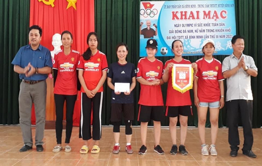 Trung tâm TT-VH-TT huyện phối hợp tổ chức giải bóng đá nữ