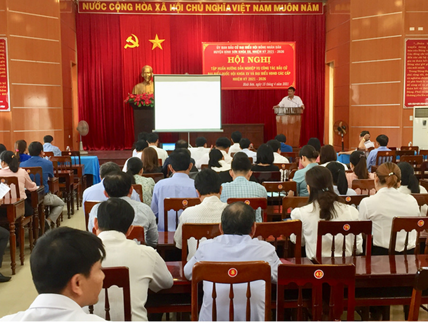 Bình Sơn tổ chức hội nghị tập huấn hướng dẫn nghiệp vụ công tác bầu cử đại biểu Quốc hội khóa XV và đại biểu HĐND các cấp nhiệm kỳ 2021-2026