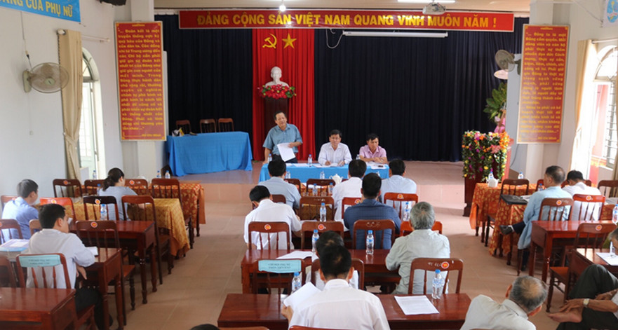 UBND huyện Bình Sơn làm việc với 19 hộ dân liên quan đến dự án khu dân cư Kè Bắc sông Trà Bồng