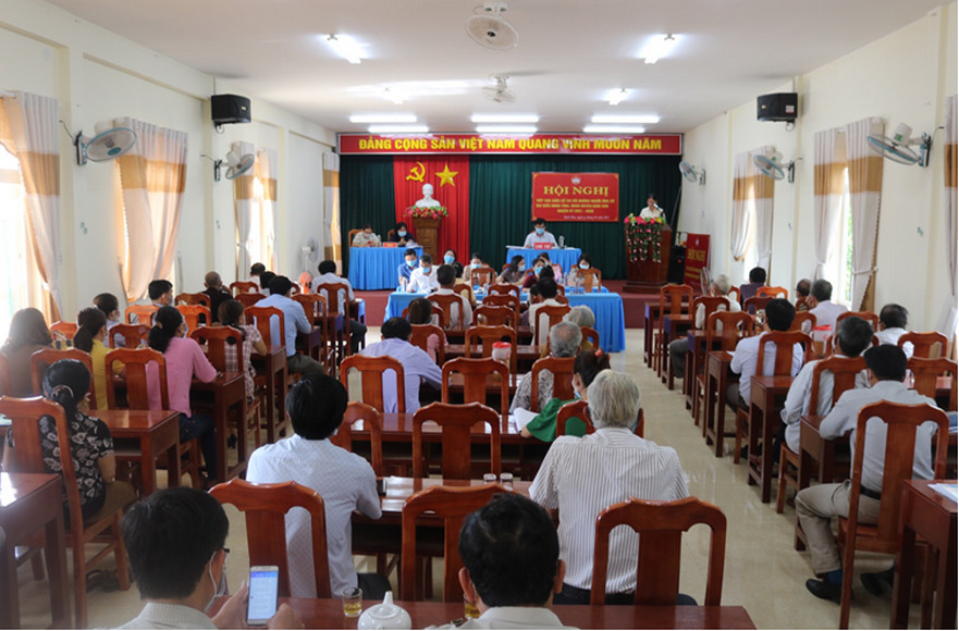 Ứng cử viên đại biểu HĐND tỉnh, huyện tiếp xúc cử tri tại xã Bình Hòa
