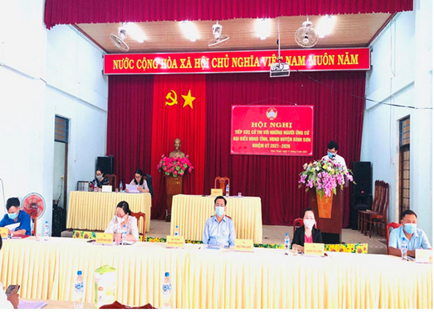 Ứng cử viên đại biểu HHĐND huyện tiếp xúc cử tri tại xã Bình Thuận