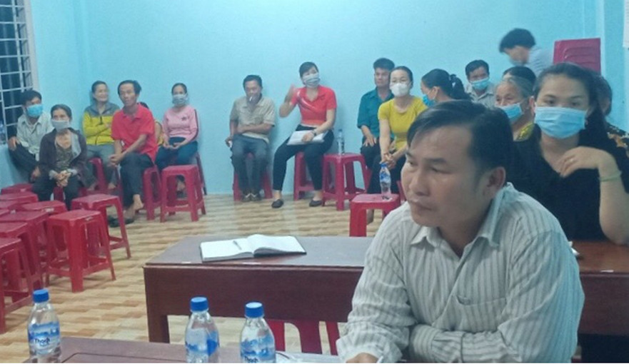 Bí thư Đảng ủy xã Bình Hòa đối thoại với nhân dân địa phương