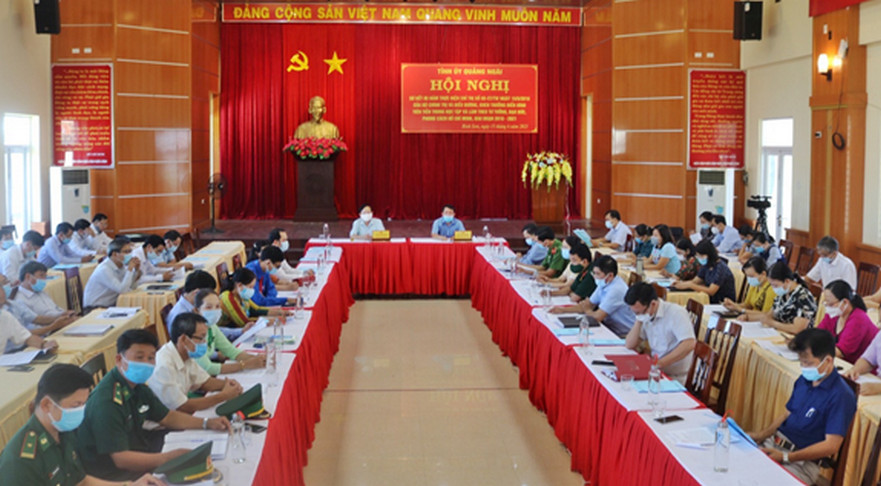 Huyện ủy Bình Sơn Bình Sơn;: Tổ chức điểm cầu dự hội nghị trực tuyến Sơ kết 05 năm thực hiện Chỉ thị 05 của Bộ Chính Trị