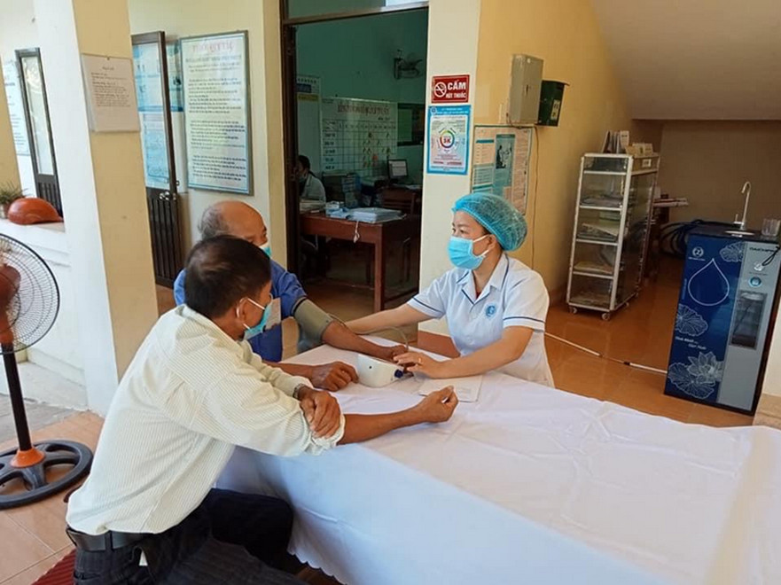Trạm y tế xã Bình Khương truyền thông tư vấn và khám sức khỏe cho người cao tuổi
