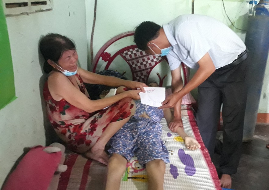 Ủy ban MTTQ Việt Nam huyện thăm, hỗ trợ hộ nghèo ốm đau, khó khăn đột xuất