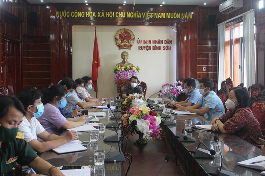 UBND huyện Bình Sơn tổ chức cuộc họp bàn một số nội dung liên quan đến xét nghiệm sàng lọc Covid-19