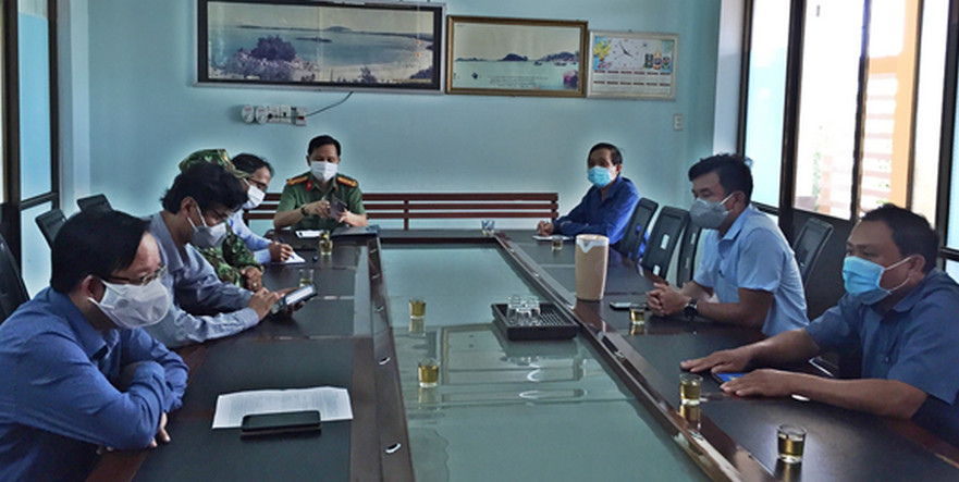 Lãnh đạo Huyện ủy Bình Sơn tổ chức các đoàn kiểm tra việc chấp hành giãn cách xã hội tại các địa phương