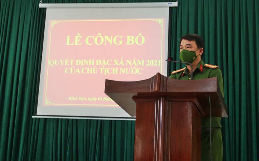 Công an huyện Bình Sơn; Trao quyết định Đặc xá của Chủ tịch nước cho phạm nhân Phạm Lâm Sam.