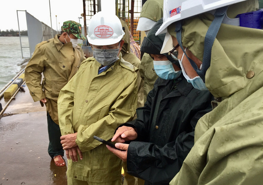 Bí thư Huyện ủy Bình Sơn kiểm tra công tác phòng, chống bão số 5 ở các xã ven biển