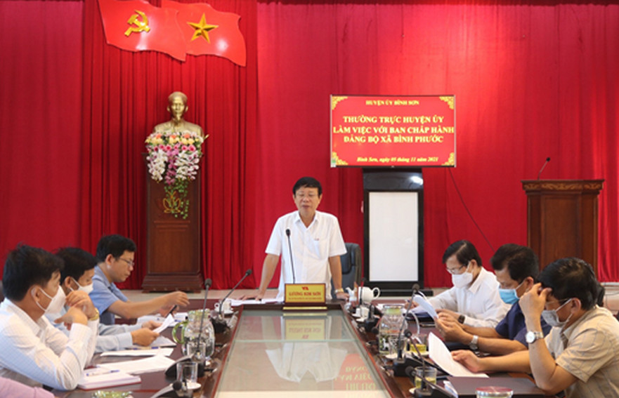 Thường trực Huyện ủy Bình Sơn làm việc với Ban chấp hành Đảng bộ xã Bình Phước.