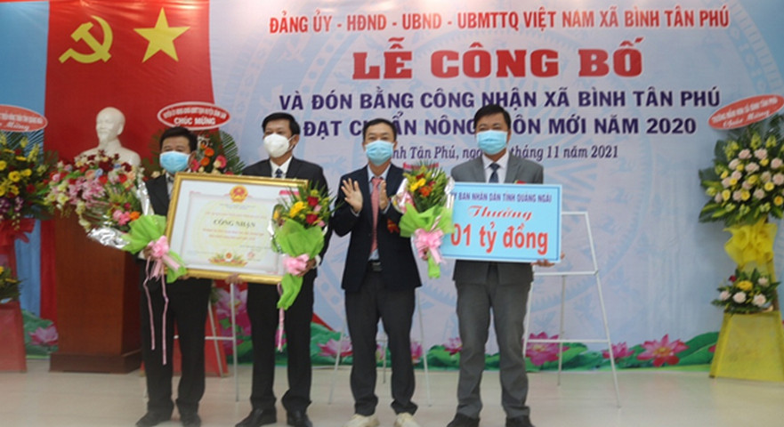 Xã Bình Tân Phú đón bằng công nhận xã đạt chuẩn nông thôn mới