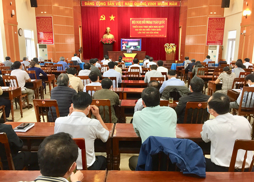 Cán bộ, lãnh đạo huyện Bình Sơn dự Hội nghị trực tuyến về công tác Đối ngoại toàn quốc triển khai thực hiện Nghị quyết Đại hội Đại biểu toàn quốc lần thứ XIII của Đảng