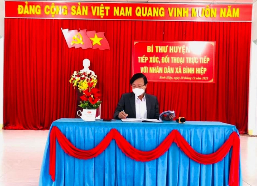 Bí thư Huyện ủy Bình Sơn tiếp xúc, đối thoại với nhân dân Bình Hiệp