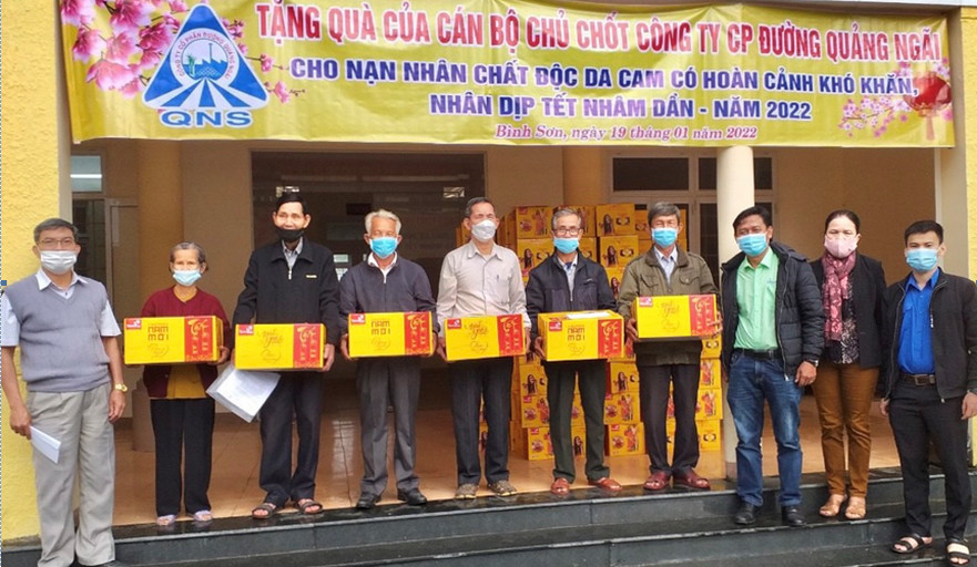 Hội Nạn nhân chất độc da cam/dioxin huyện tặng quà Tết cho nạn nhân và gia đình nạn nhân khó khăn