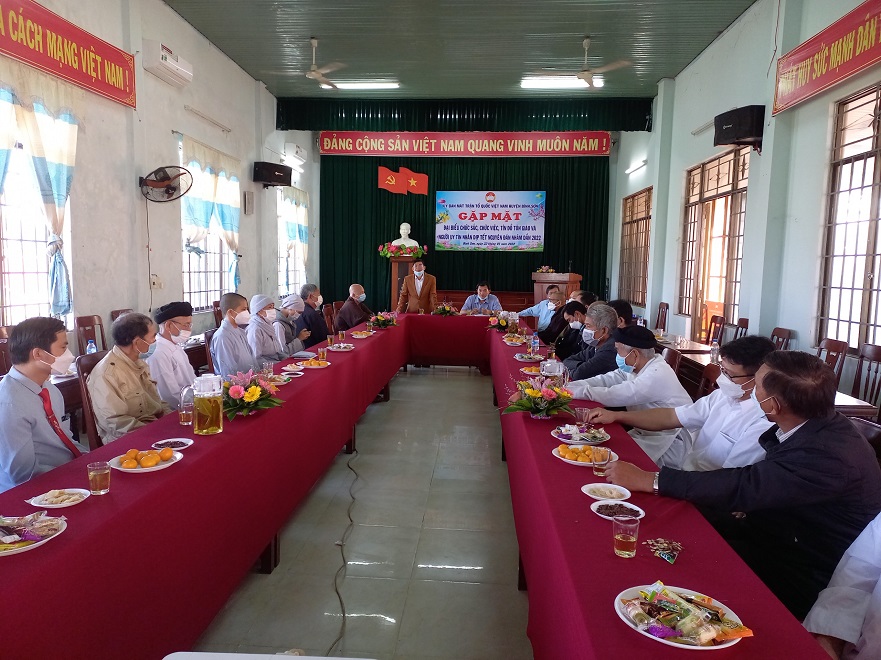 Ủy ban MTTQ Việt Nam huyện tổ chức gặp mặt tôn giáo, người uy tín nhân dịp tết Nguyên Đán Nhâm Dần – 2022