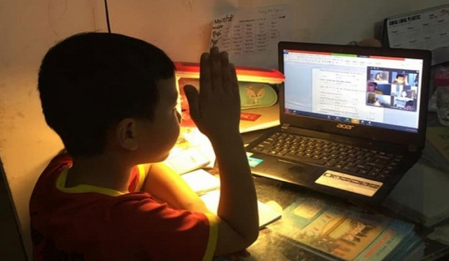 Học sinh, sinh viên có hoàn cảnh khó khăn được vay vốn để mua máy tính, thiết bị phục vụ học tập trực tuyến.
