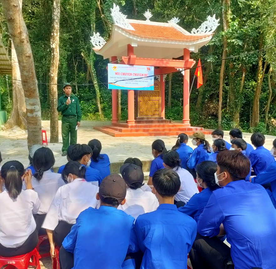 Giáo dục truyền thống cách mạng di tích căn cứ huyện Đông Sơn cho thế hệ trẻ