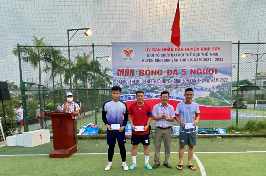 Kết thúc giải bóng đá 5 người đại hội thể dục thể thao huyện Bình Sơn lần thứ VII năm 2022.