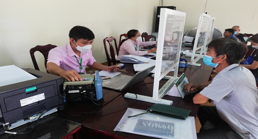 NHCSXH huyện Bình Sơn giải ngân các chương trình cho vay ưu đãi theo Nghị quyết 11/NQ-CP.