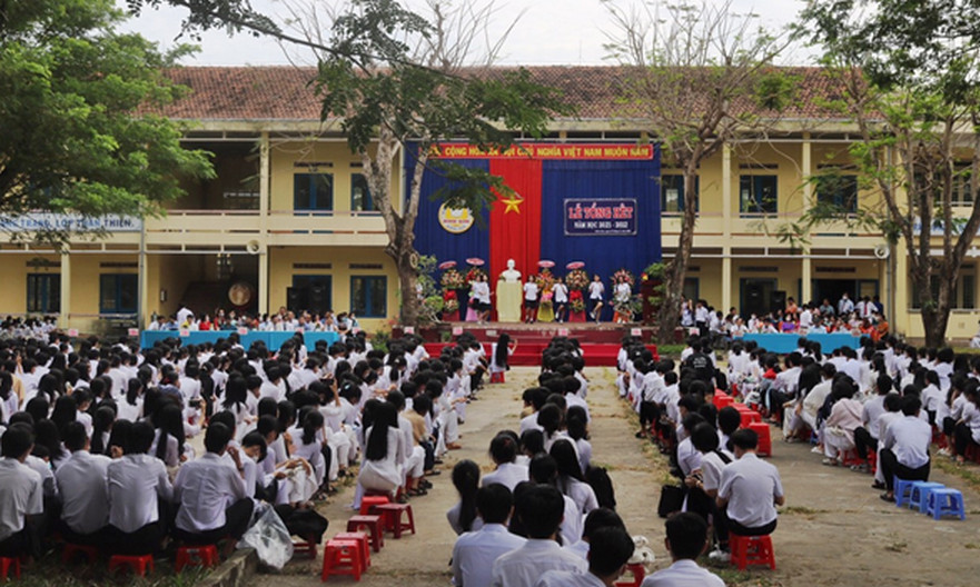 Trường THPT Bình Sơn ; Bế giảng năm học 2021-2022