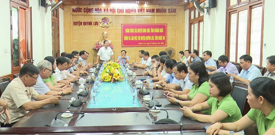 Đoàn công tác huyện Bình Sơn (Quảng Ngãi) thăm và làm việc với huyện Quỳnh Lưu