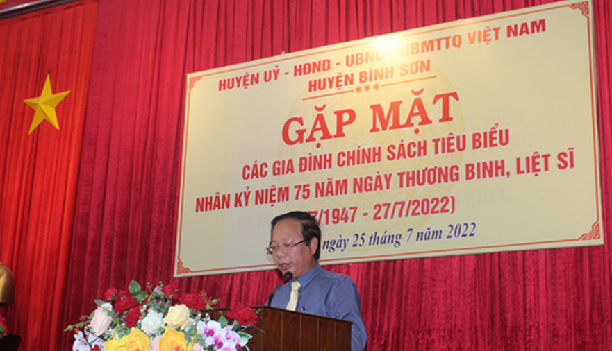 Huyện Bình Sơn tổ chức gặp mặt các gia đình chính sách tiêu biểu