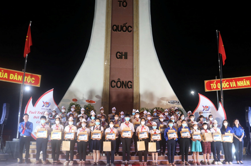 Huyện Bình Sơn tuyên dương 50 Cháu ngoan Bác Hồ tiêu biểu năm 2022