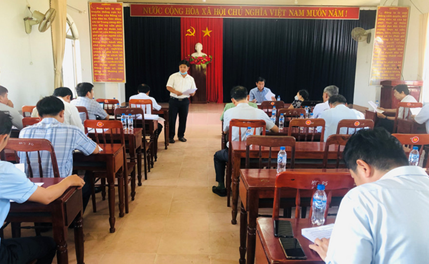 Ban thực hiện cưỡng chế thu hồi đất huyện Bình Sơn tổ chức buổi đối thoại với các hộ dân ở Bình Trung