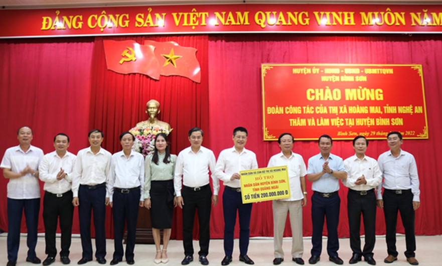Đoàn công tác Thị xã Hoàng Mai, tỉnh Nghệ An thăm và làm việc tại huyện Bình Sơn