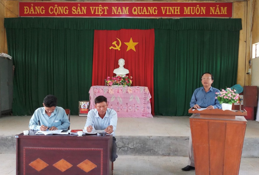 Bí thư Huyện uỷ Bình Sơn dự sinh hoạt tại chi bộ thôn Đông Lỗ