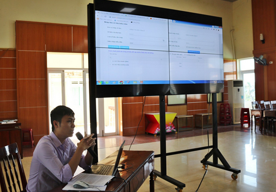 Trình diễn phần mềm xây dựng kế hoạch phát triển kinh tế xã hội tại huyện Bình Sơn