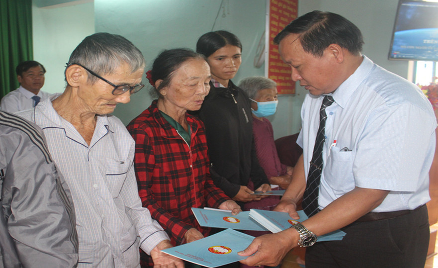 Thôn Tây Thuận xã Bình Trung tổ chức ngày hội đại đoàn kết