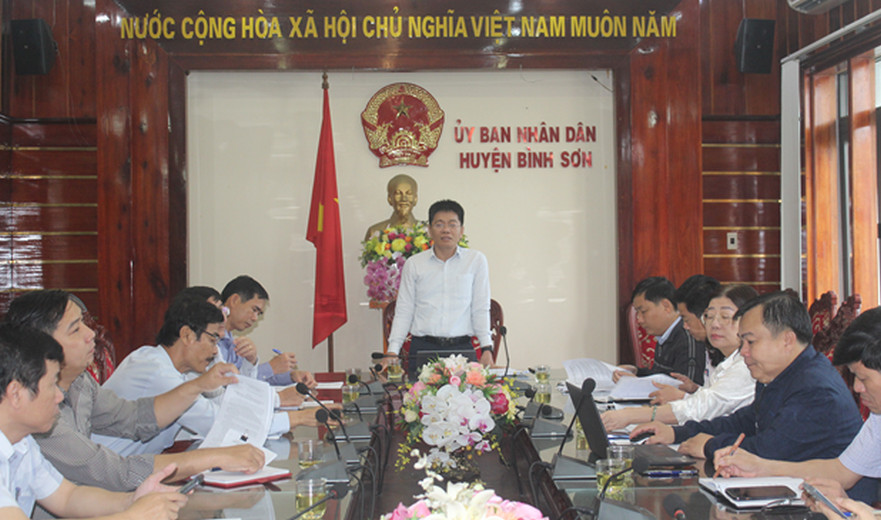 Huyện Bình Sơn họp thảo luận, bỏ phiếu đề nghị xét, công nhận xã đạt chuẩn nông thôn mới cho xã Bình Châu và xã Bình Thuận