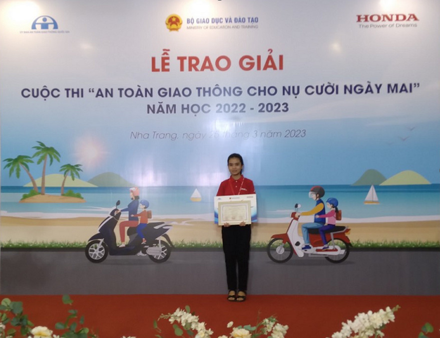 Bình Sơn có 1 học sinh đạt giải nhất toàn quốc cuộc thi An toàn giao thông cho nụ cười ngày mai