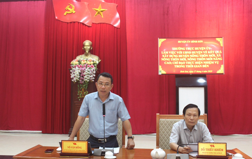 Thường trực Huyện ủy Bình Sơn làm việc với UBND huyện về xây dựng huyện Bình Sơn đạt chuẩn nông thôn mới