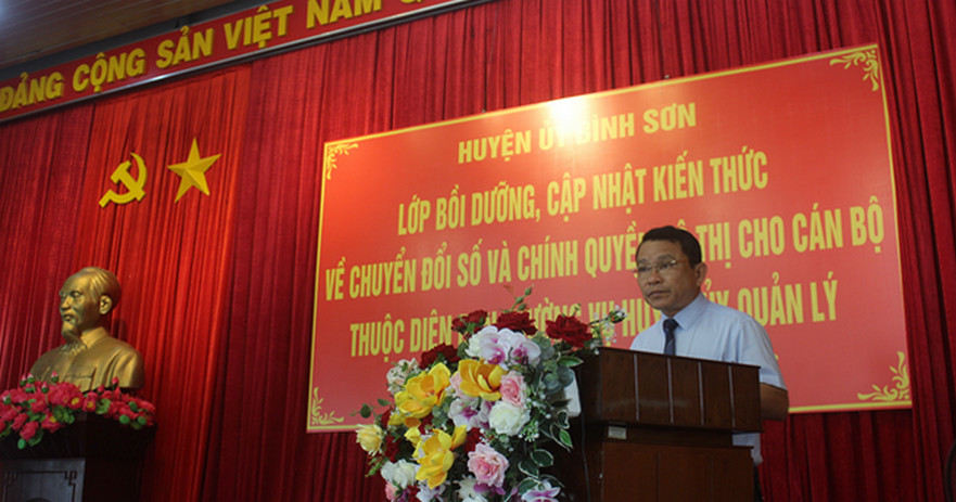 Huyện ủy Bình Sơn tổ chức lớp bồi dưỡng, cập nhật kiến thức cho 130 cán bộ quản lý