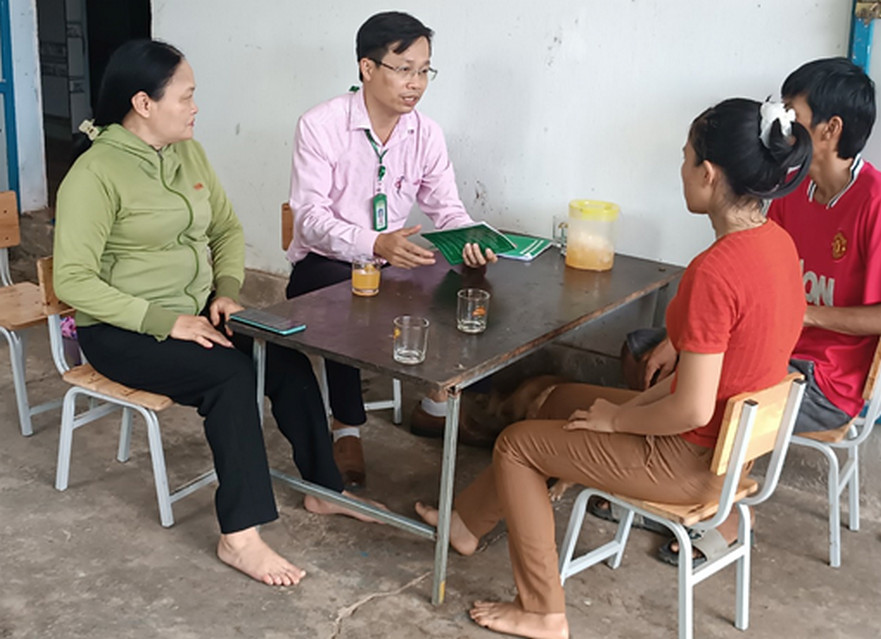 Phòng giao dịch NHCSXH huyện Bình Sơn tạo điều kiện cho học sinh, sinh viên vay vốn