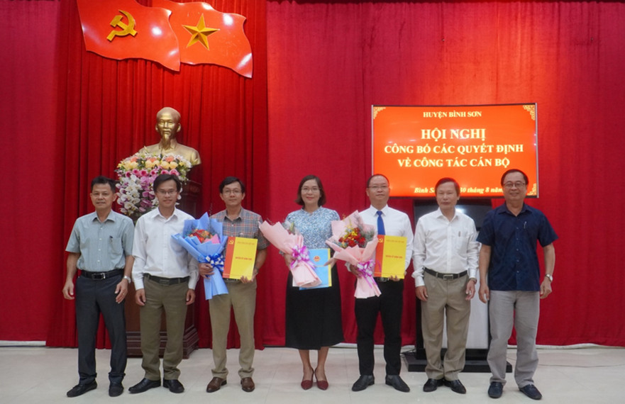 Huyện ủy Bình Sơn tổ chức Hội nghị công bố các quyết định về công tác cán bộ