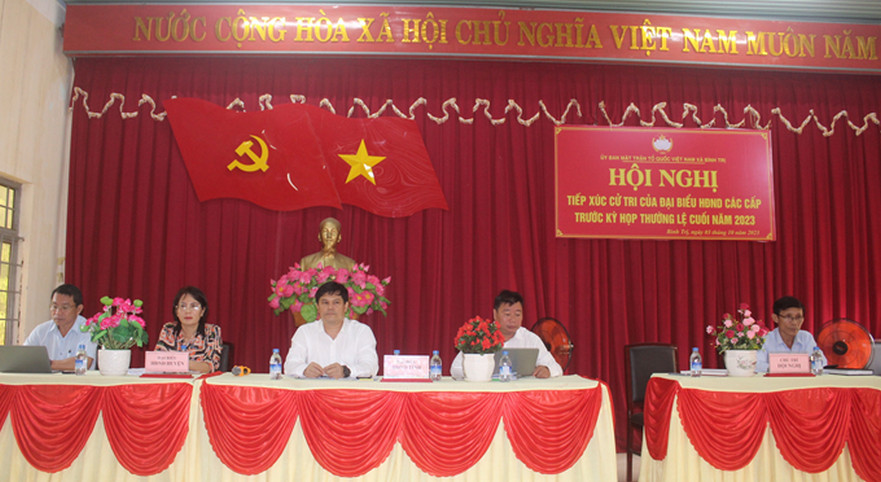 Đại biểu HĐND tỉnh và huyện Bình Sơn tiếp xúc cử tri tại xã Bình Trị