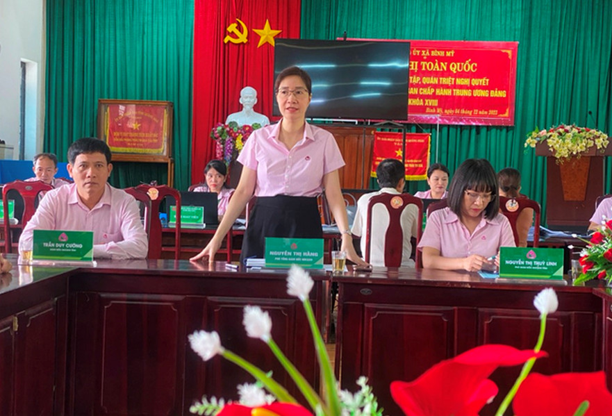 Phó Tổng Giám đốc NHCSXH Việt Nam kiểm tra thực hiện chính sách tín dụng ưu đãi theo Nghị quyết số 11 tại huyện Bình Sơn