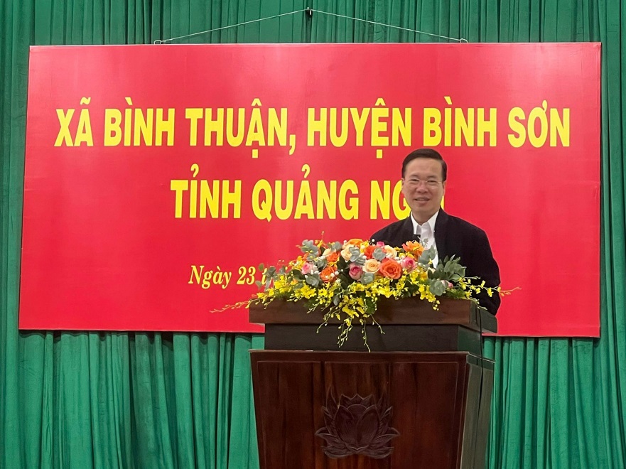 Chủ tịch nước Võ Văn Thưởng thăm, tặng quà tại xã Bình Thuận