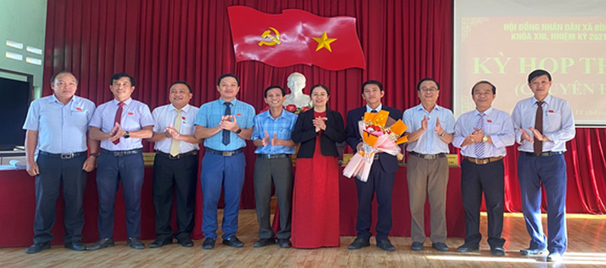 Đồng chí Lữ Thế Lâm, giữ chức Chủ tịch UBND xã Bình Đông, nhiệm kỳ 2021-2026.