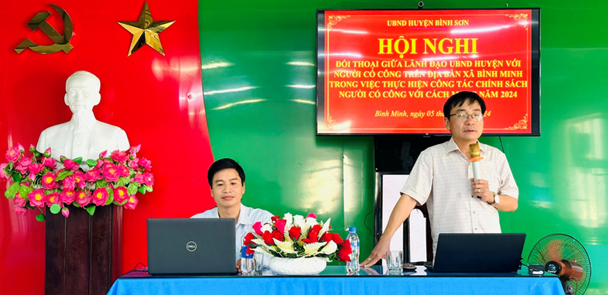 Hội nghị đối thoại với người có công cách mạng ở xã Bình Minh