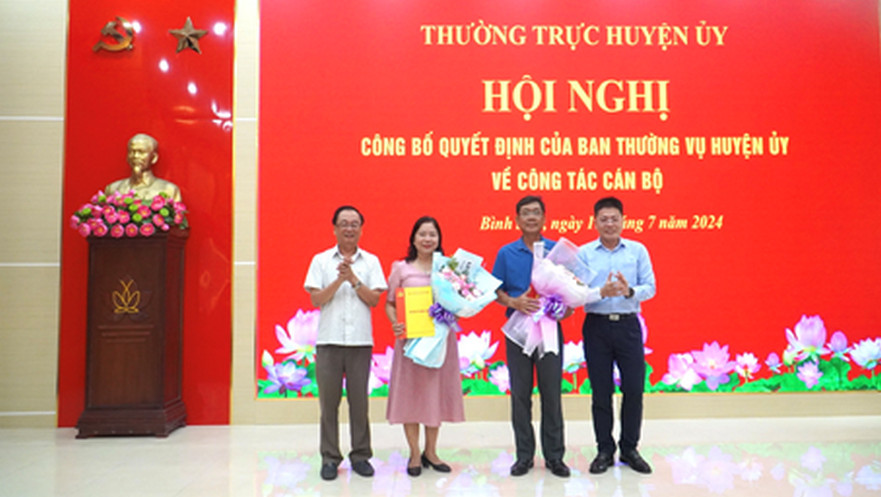 Huyện ủy Bình Sơn công bố quyết định về công tác cán bộ